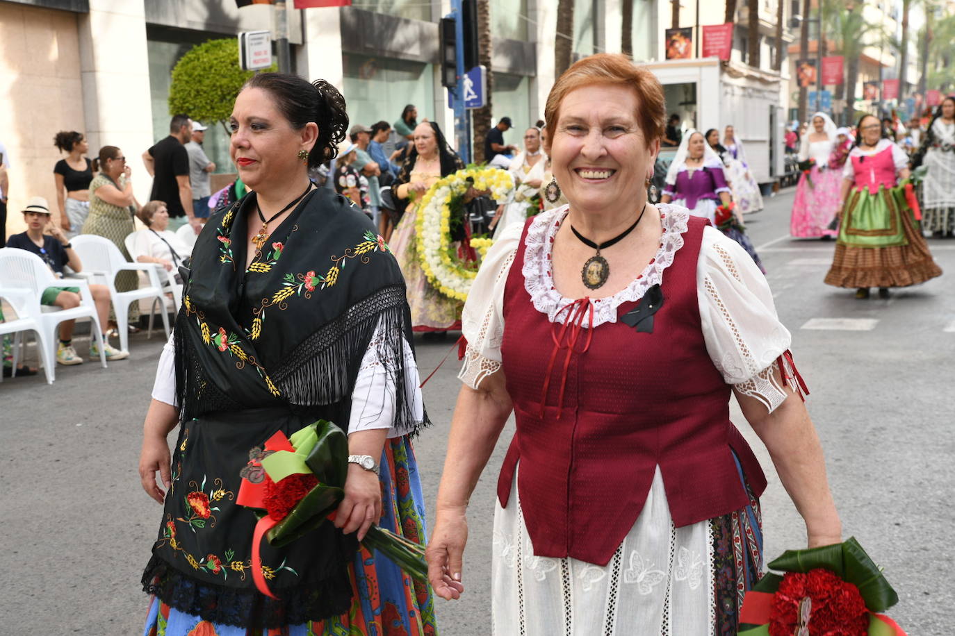 La Virgen del Remedio ya está cubierta de flores