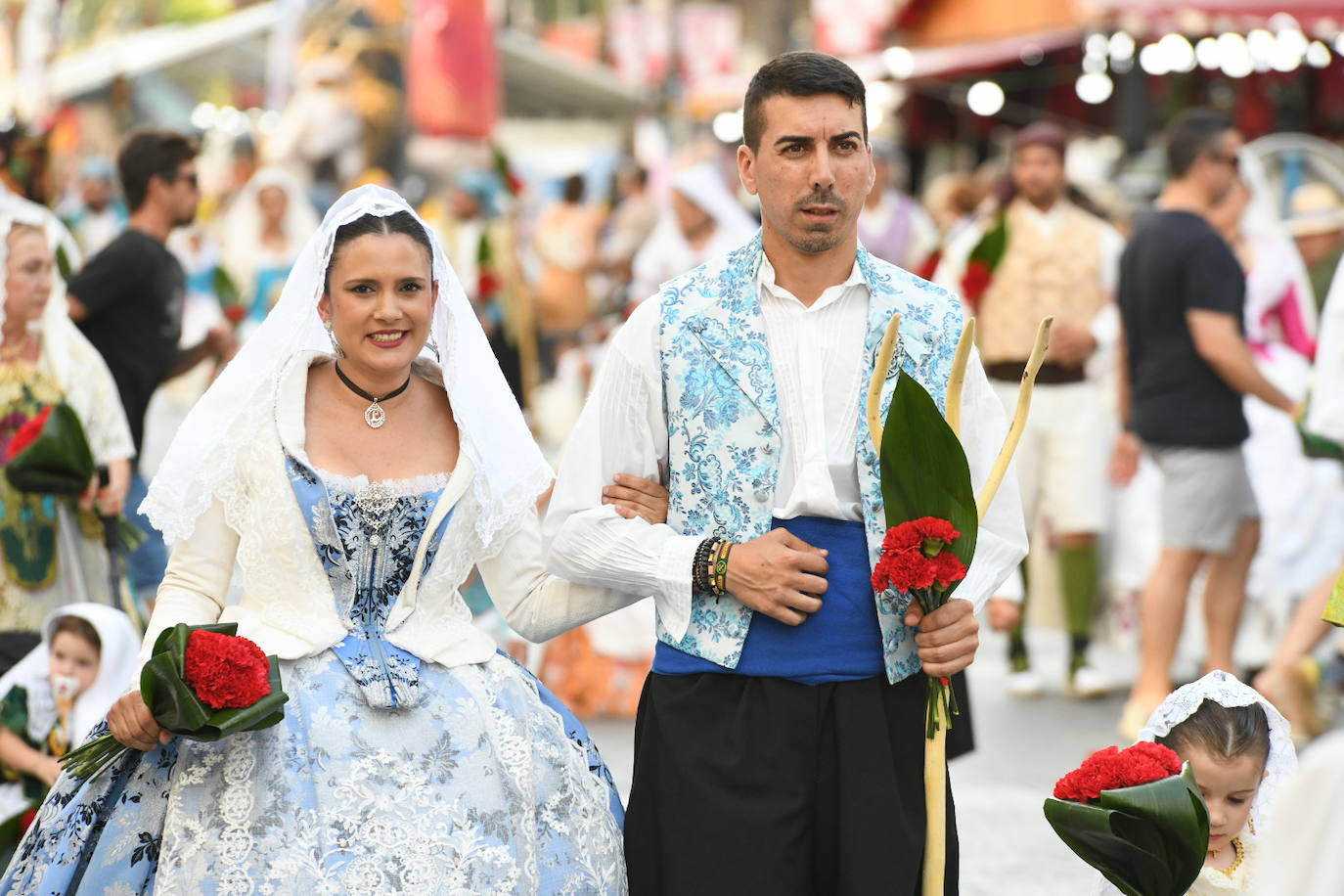 La Virgen del Remedio ya está cubierta de flores