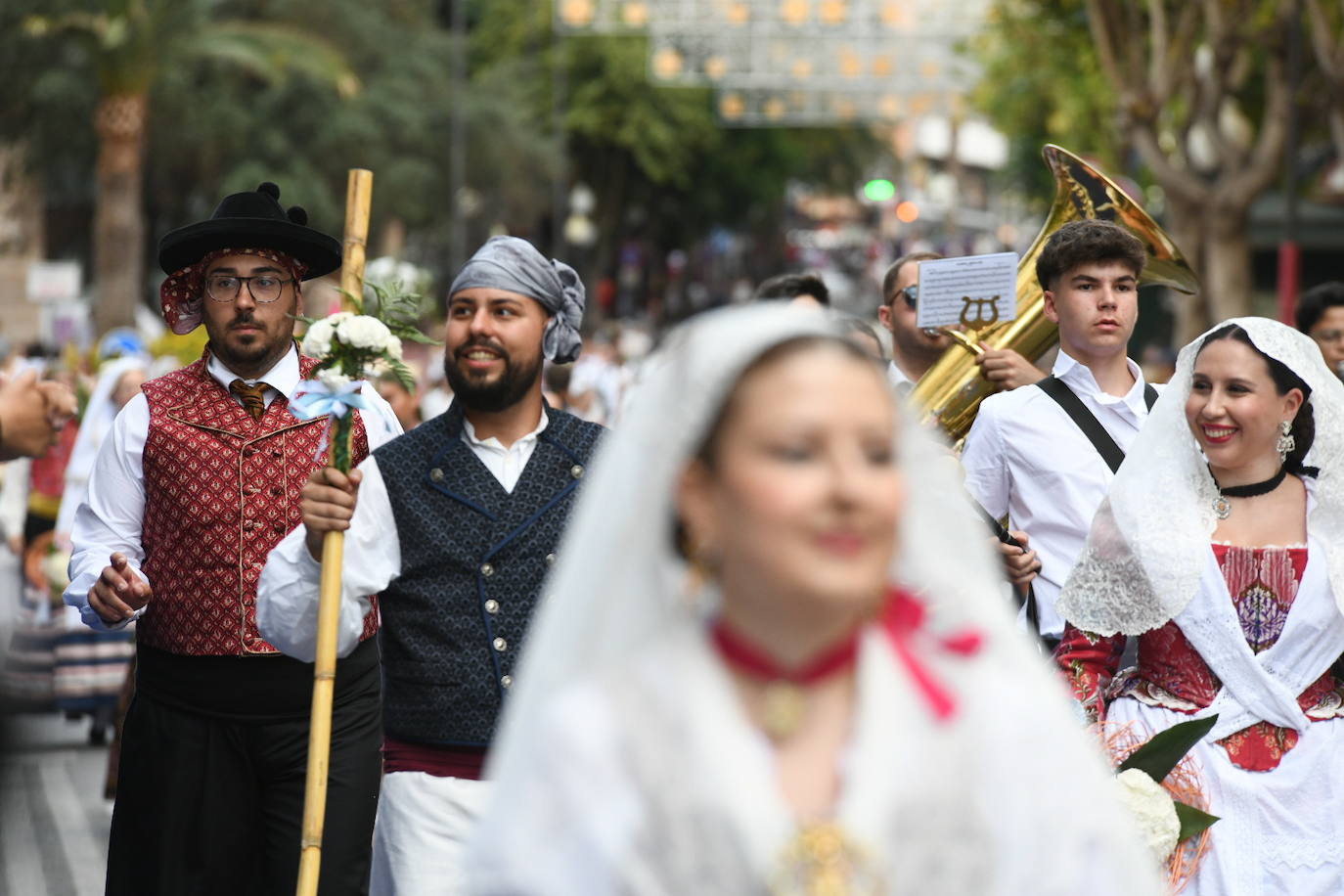 La Virgen del Remedio ya está cubierta de flores