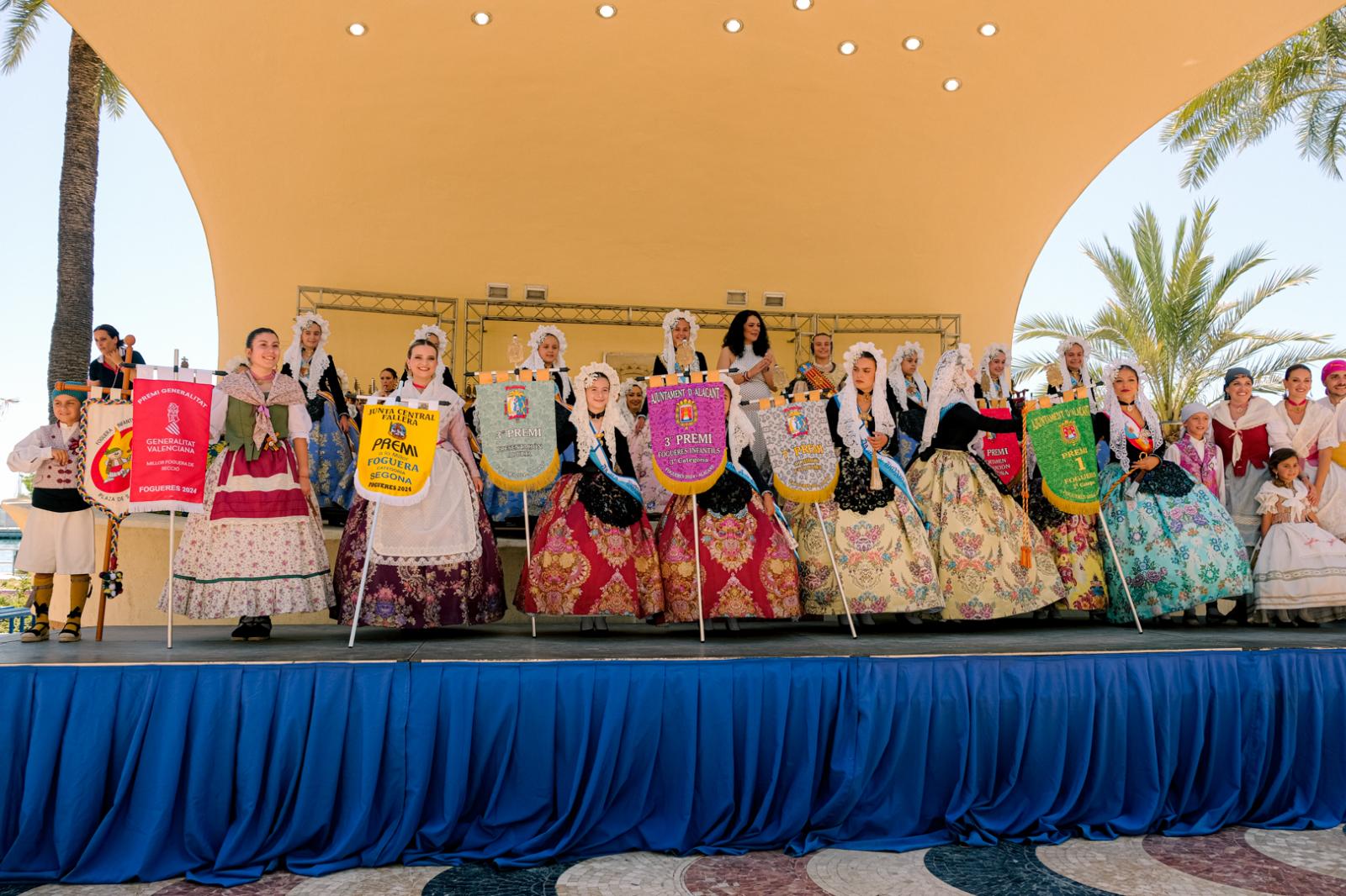 ¿Has recogido premio en las Hogueras? Búscate en las fotos (II)