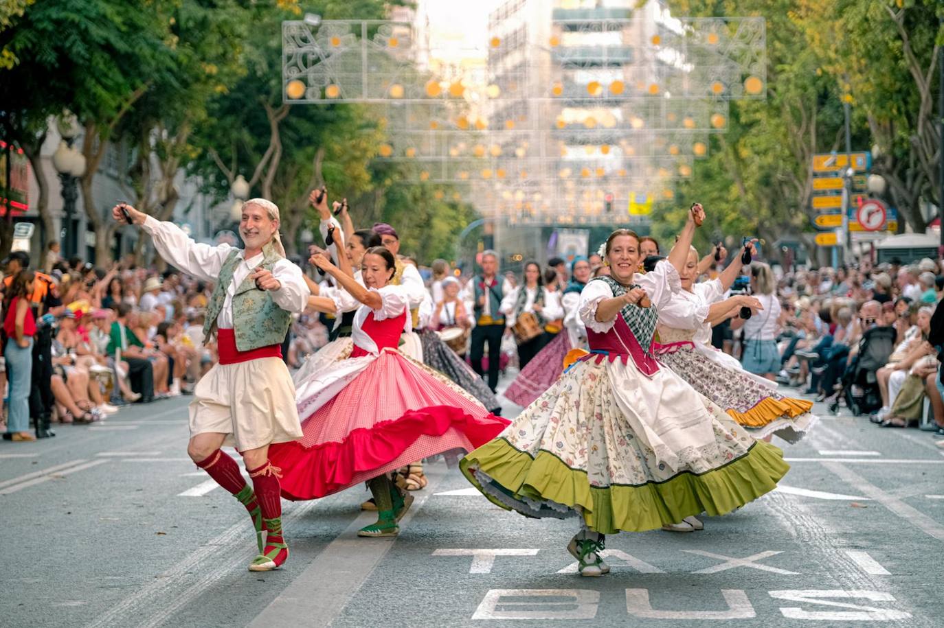 El mundo se une en torno a las Hogueras de Alicante
