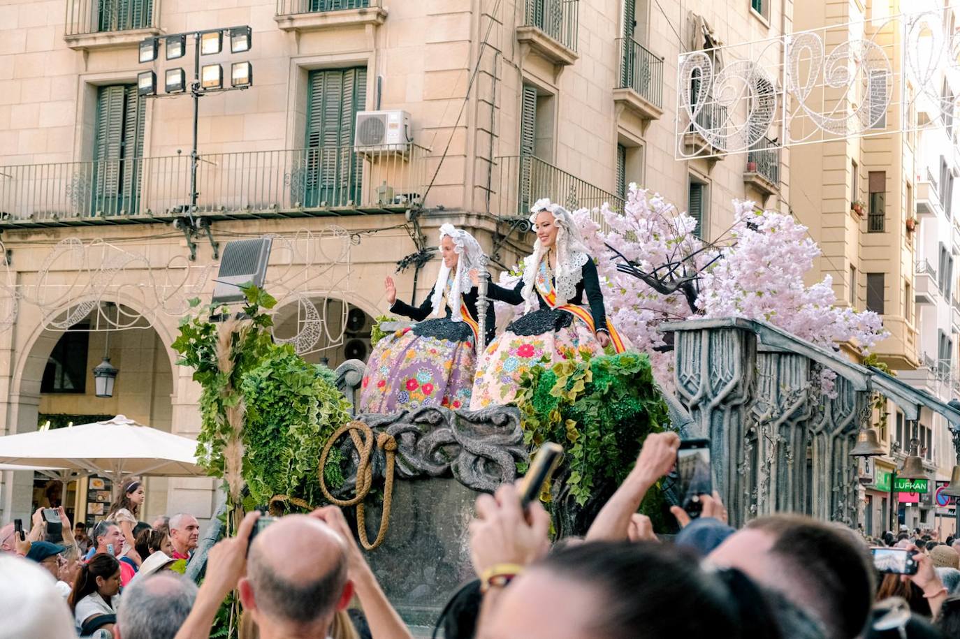 El mundo se une en torno a las Hogueras de Alicante