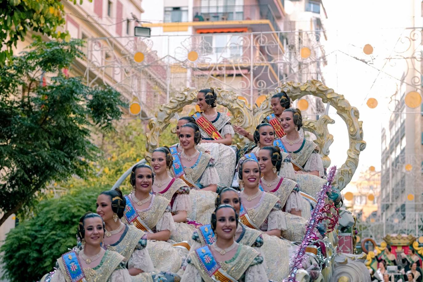 El mundo se une en torno a las Hogueras de Alicante