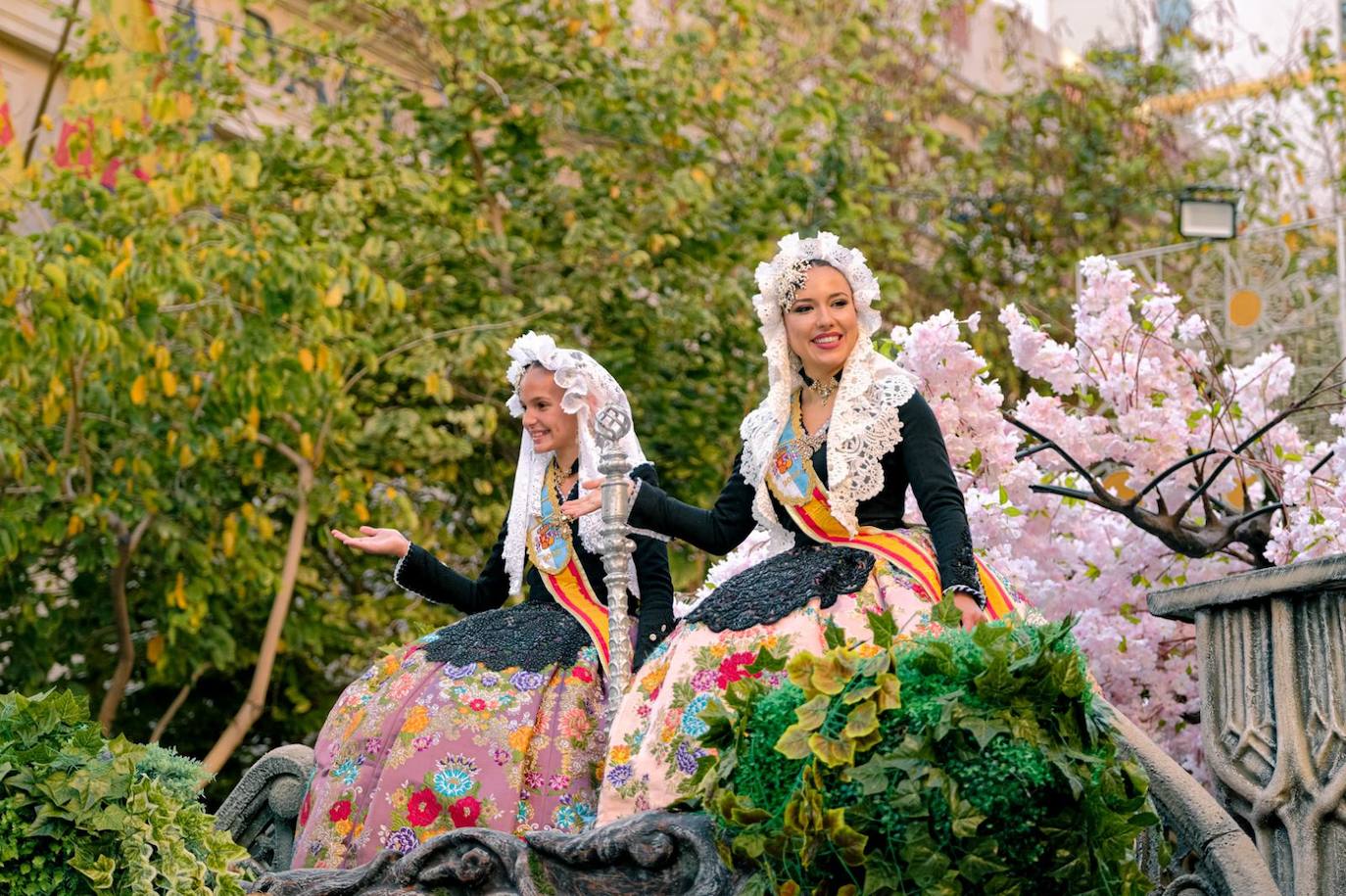 El mundo se une en torno a las Hogueras de Alicante