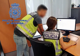 Agentes de la Policía Nacional durante sus labores.