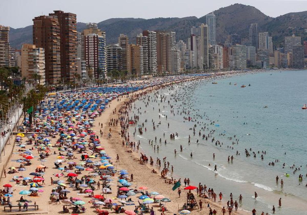 Playa de Poniente de Benidorm.