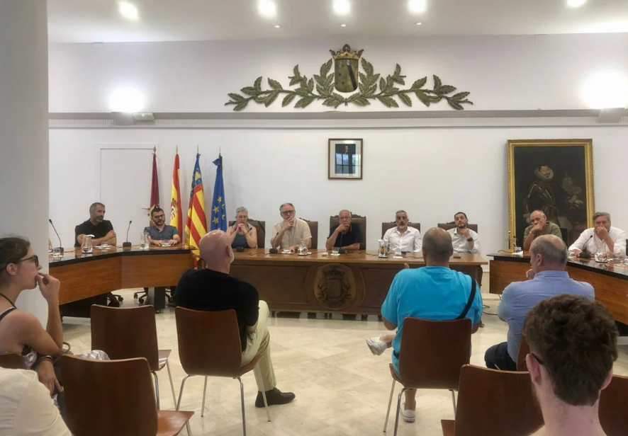 Reunión de la Xarxa d'Alcaldies con el comité de empresa del Hospital de Dénia.