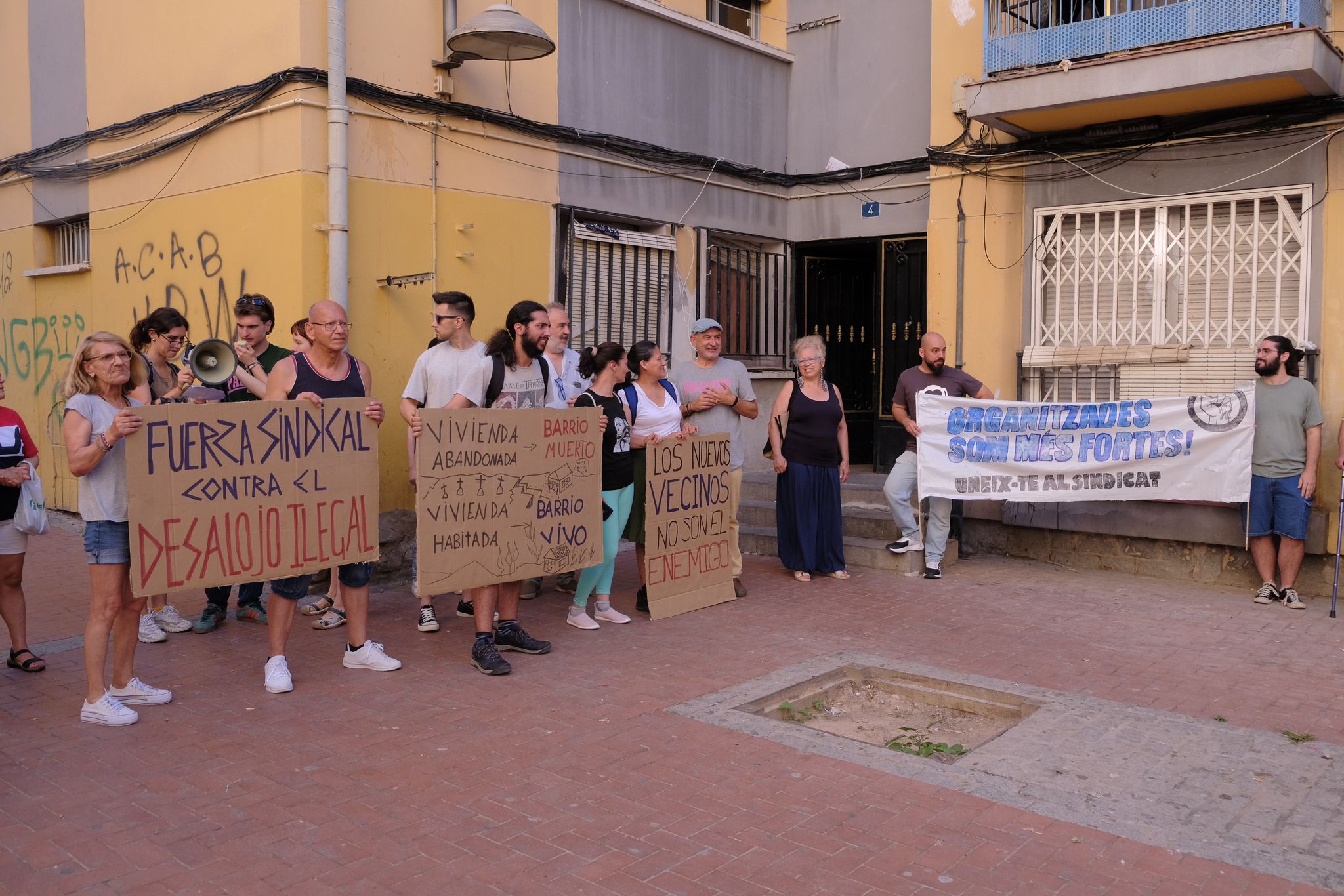 Imágenes del intento de desahucio en el barrio Virgen del Carmen de Alicante