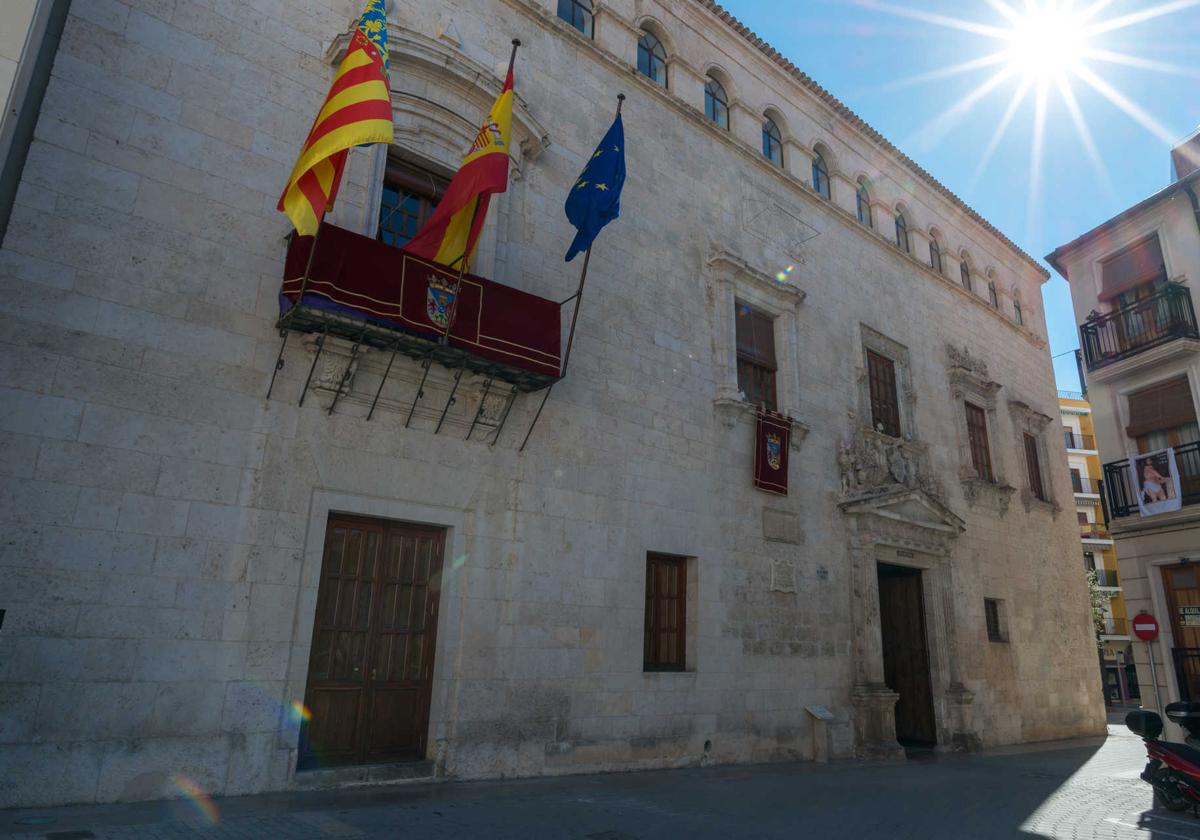 Fachada del Ayuntamiento de Villena.