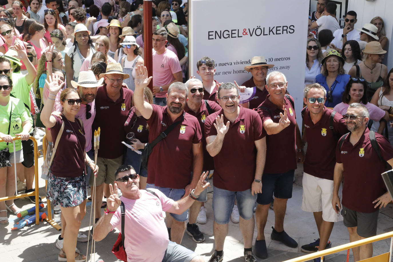 El chupinazo abre la Festa Major de Dénia