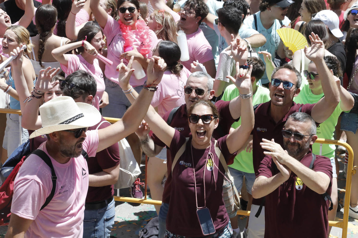 El chupinazo abre la Festa Major de Dénia