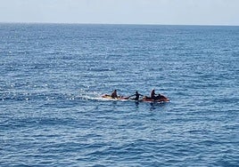 Momento del rescate de los jóvenes.