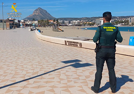 Imagen de archivo de un agente de la Guardia Civil de Xàbia.
