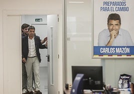 El presidente de la Generalitat Valenciana y presidente del PPCV, Carlos Mazón a su entrada al Comité Ejecutivo Autonómico.