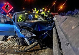 Imagen del turismo tras el accidente.