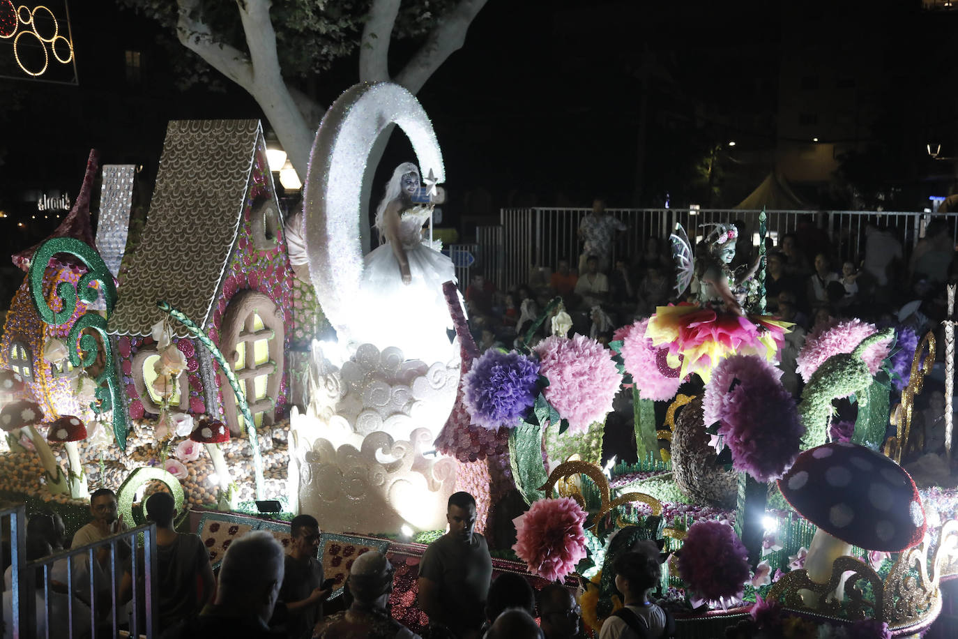 Así ha sido el desfile de Carrozas 2024 de Dénia