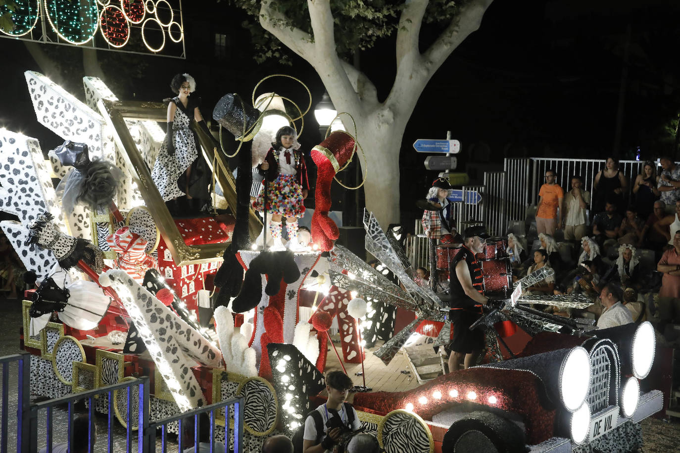 Así ha sido el desfile de Carrozas 2024 de Dénia