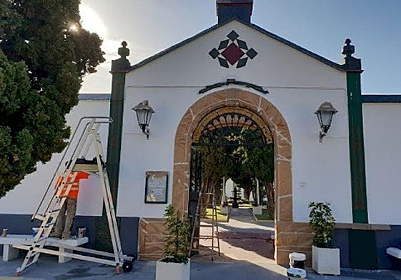 Fachada del cementerio de Calpe, en imagen de archivo.