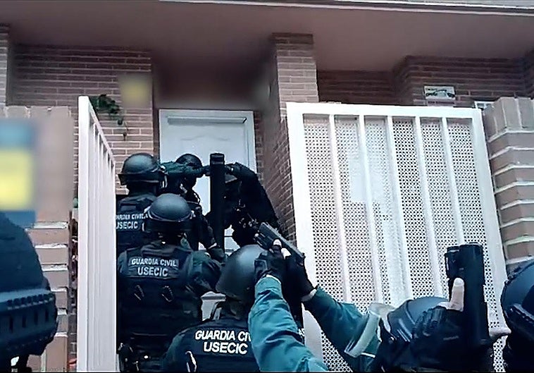 Imágenes de la 'operación Dazon' que ha desmantelado la red de internacional de narcos.