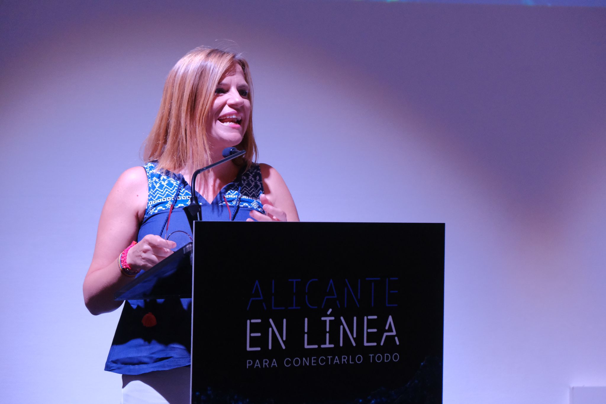 Fotos de la presentación del estudio &#039;Alicante en línea para conectarlo todo&#039;