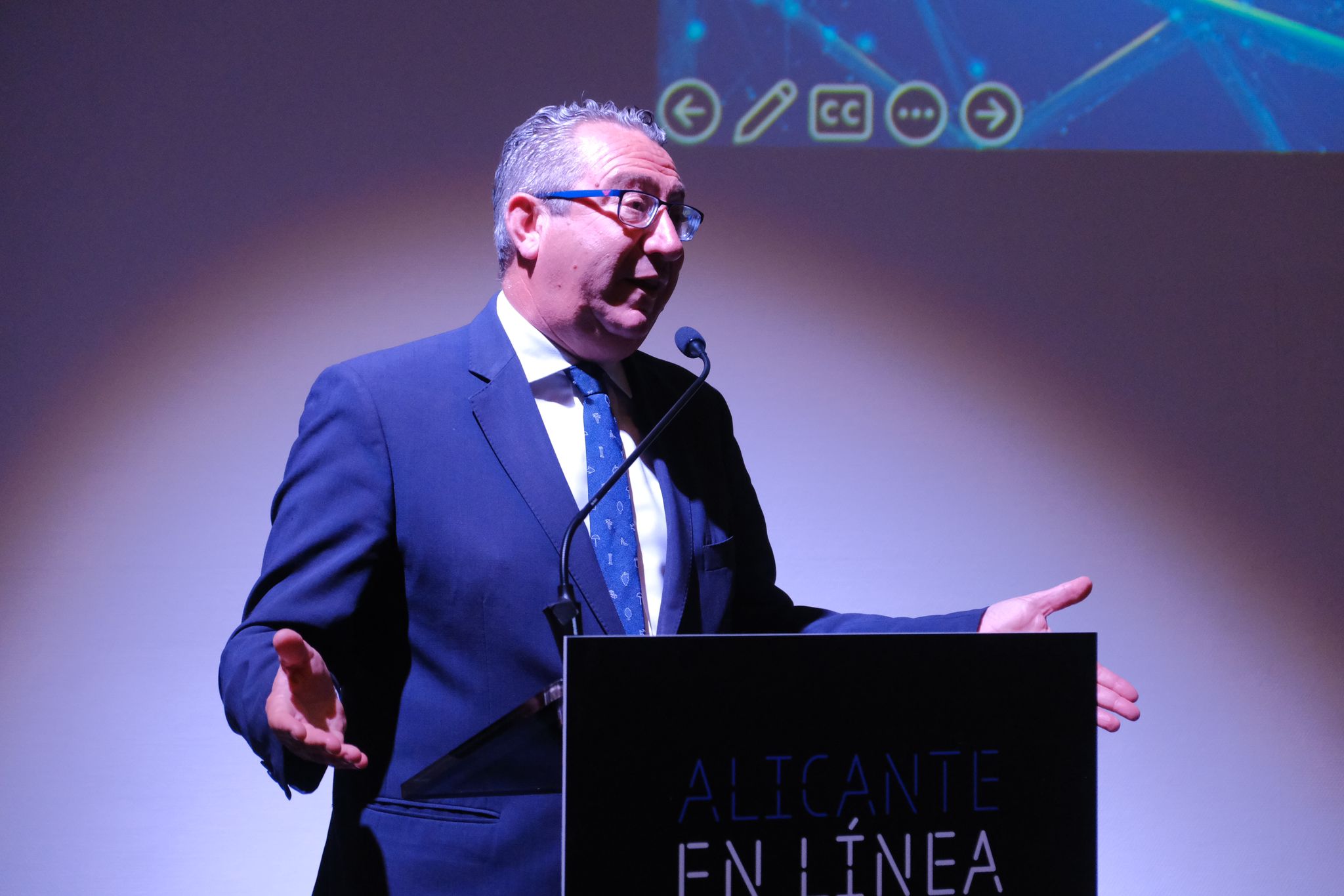 Fotos de la presentación del estudio &#039;Alicante en línea para conectarlo todo&#039;