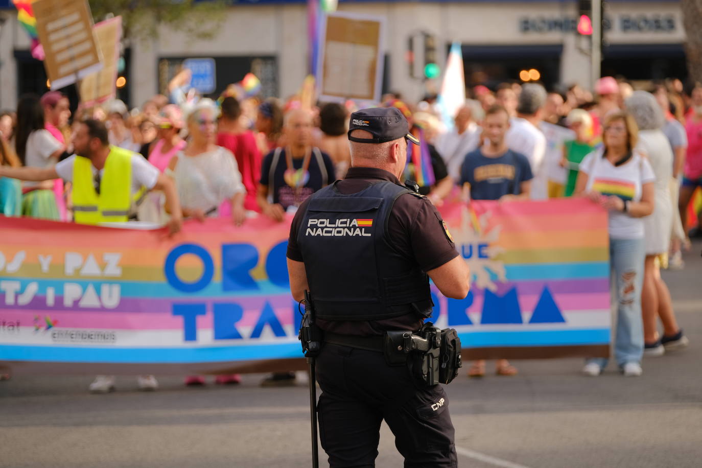 Multitudinaria manifestación del Orgullo LGTBIQ+ en Alicante