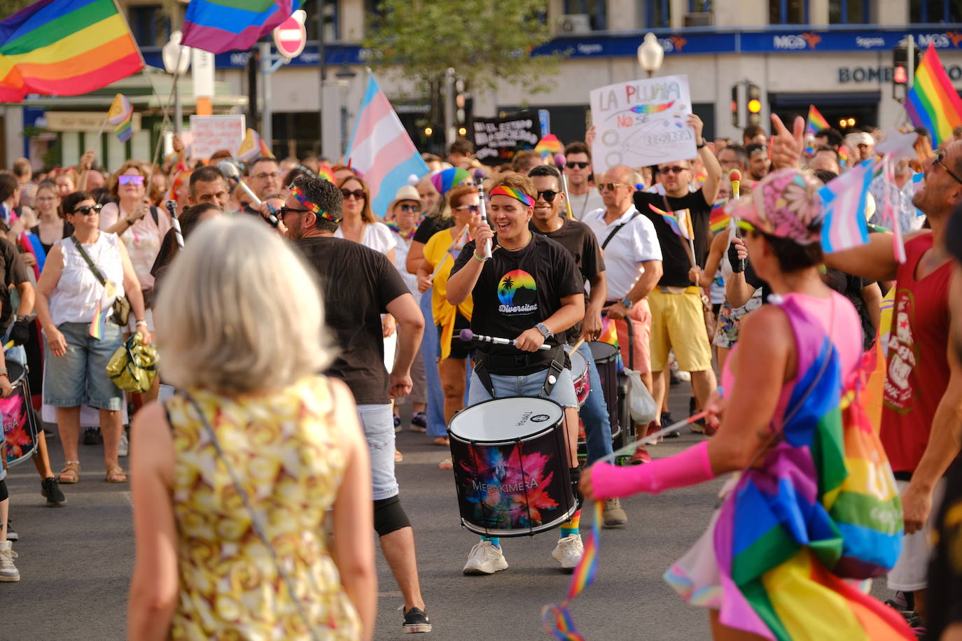 Multitudinaria manifestación del Orgullo LGTBIQ+ en Alicante