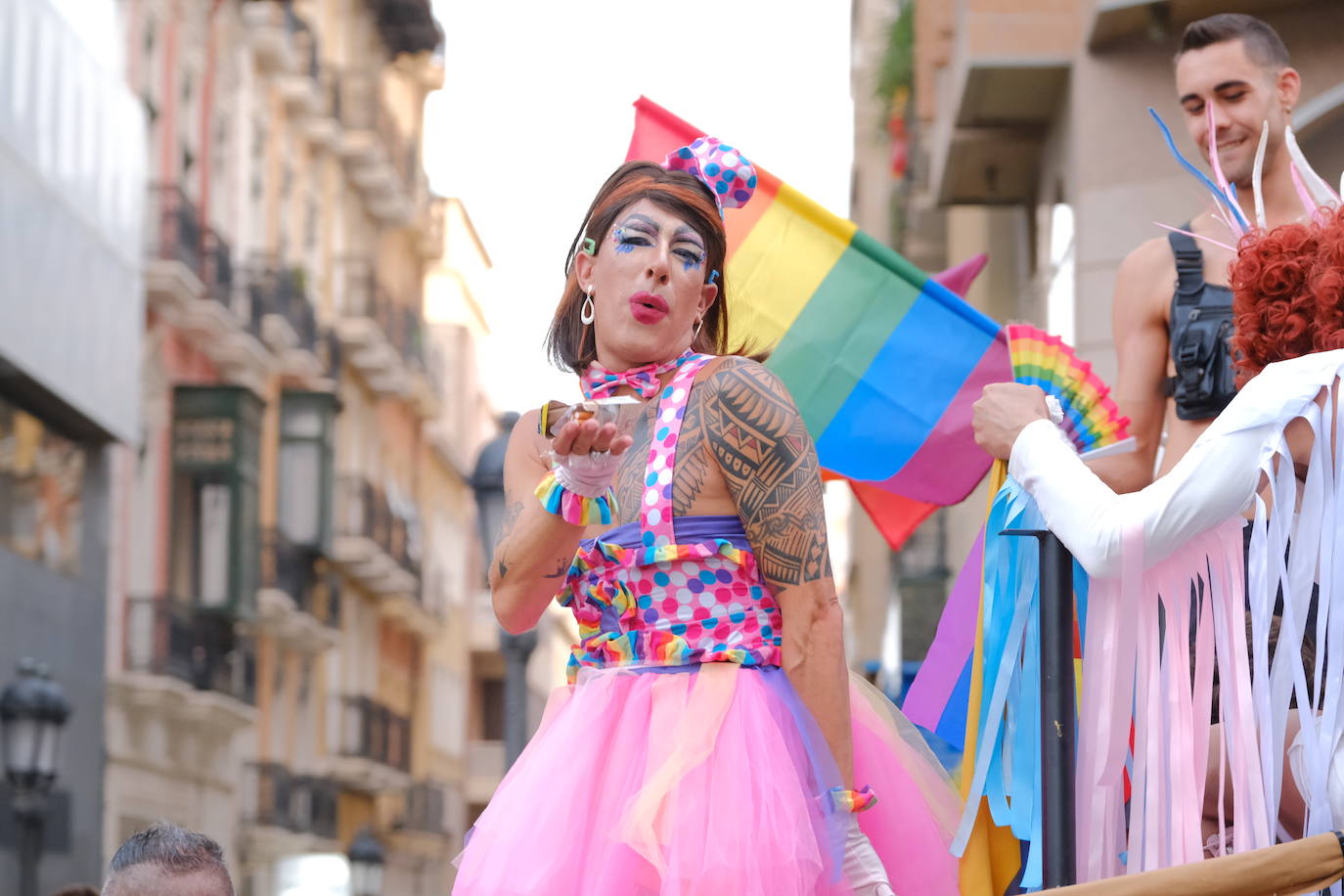Multitudinaria manifestación del Orgullo LGTBIQ+ en Alicante
