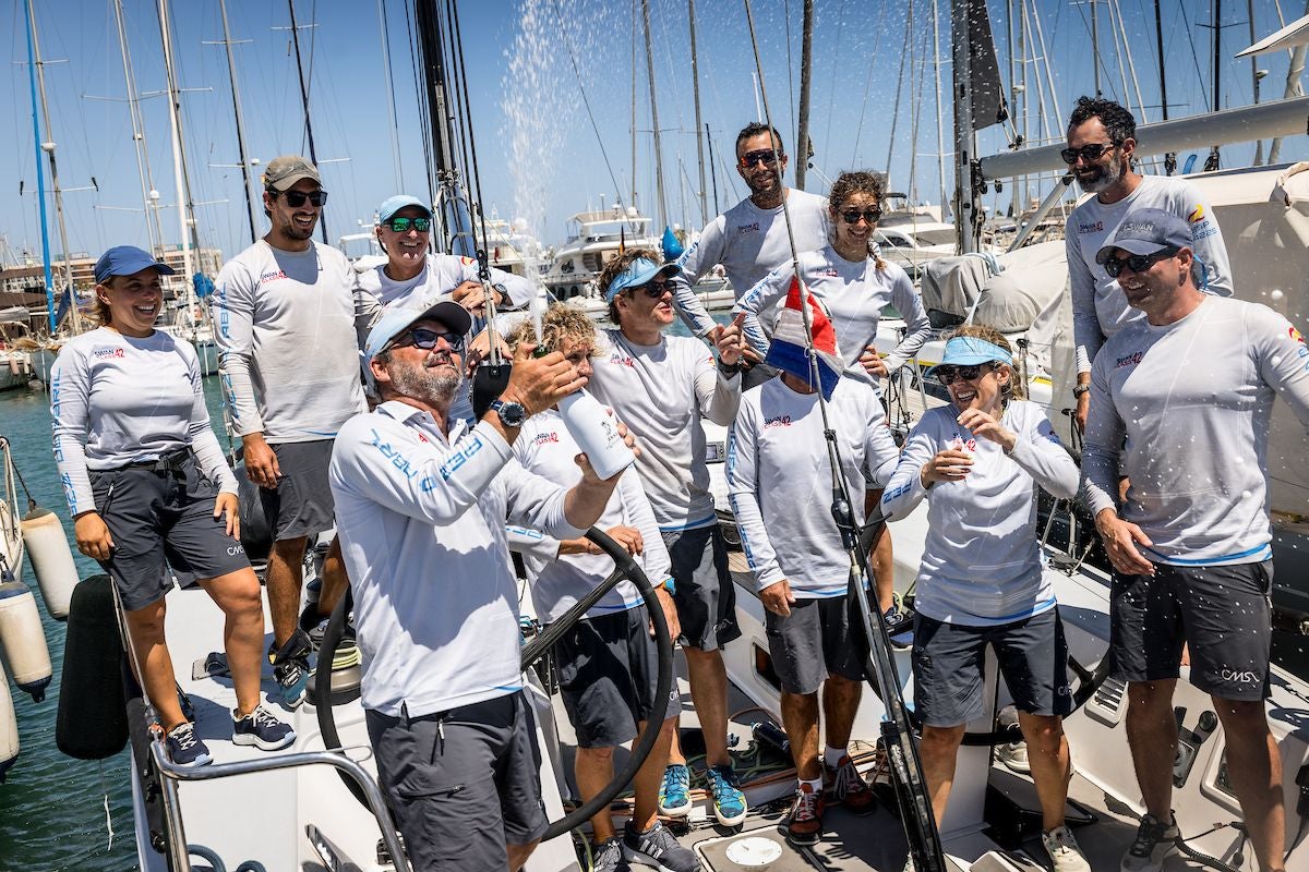 Imagen secundaria 1 - El 28º TabarcaVela Diputación de Alicante corona a sus campeones