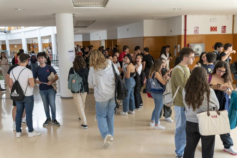 Alumnos en el aulario II de la universidad de Alicante durante la PAU (pruebas de acceso a la universidad)