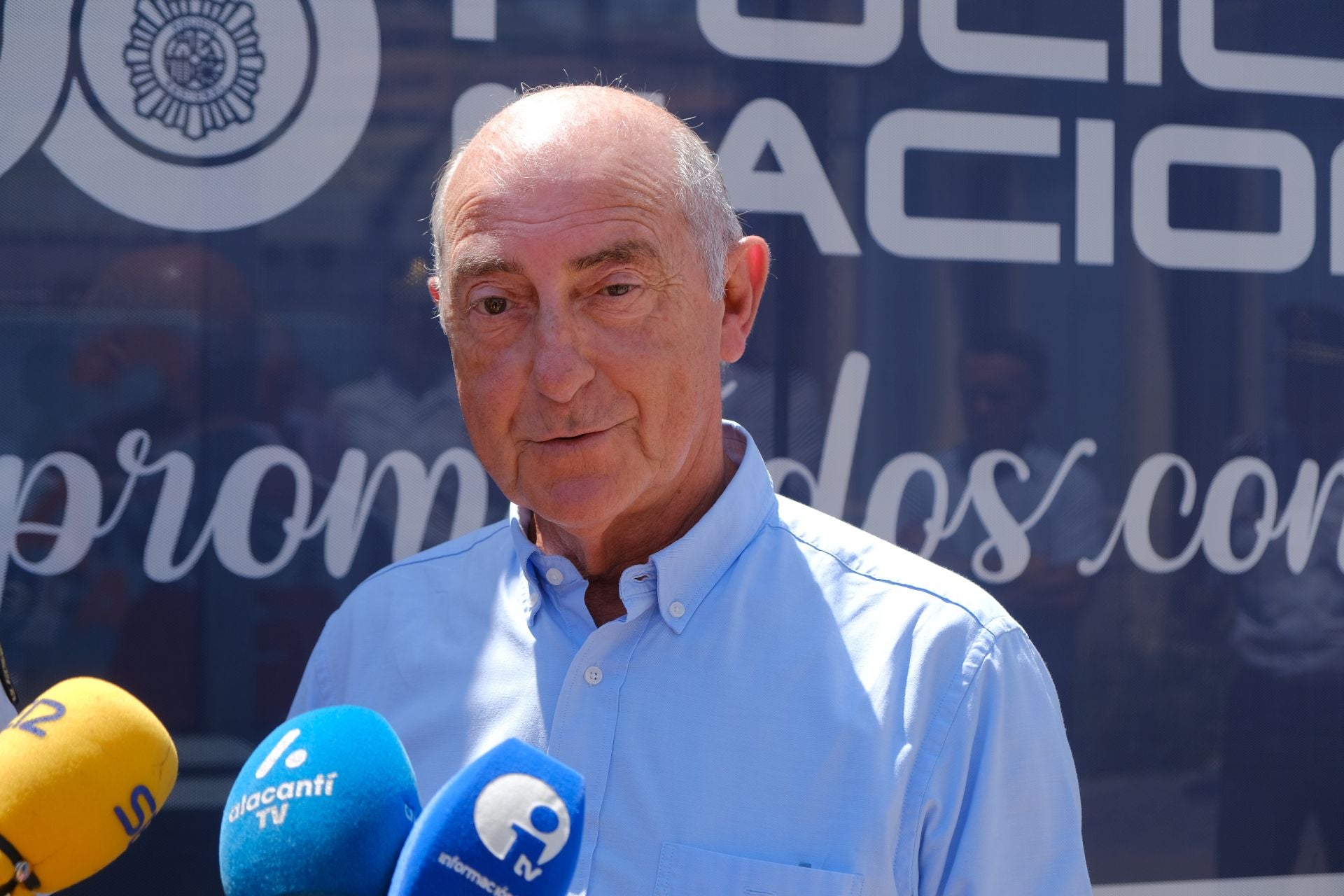 TRAM presenta en Alicante el convoy conmmemorativo del bicentenario de la Policía Nacional