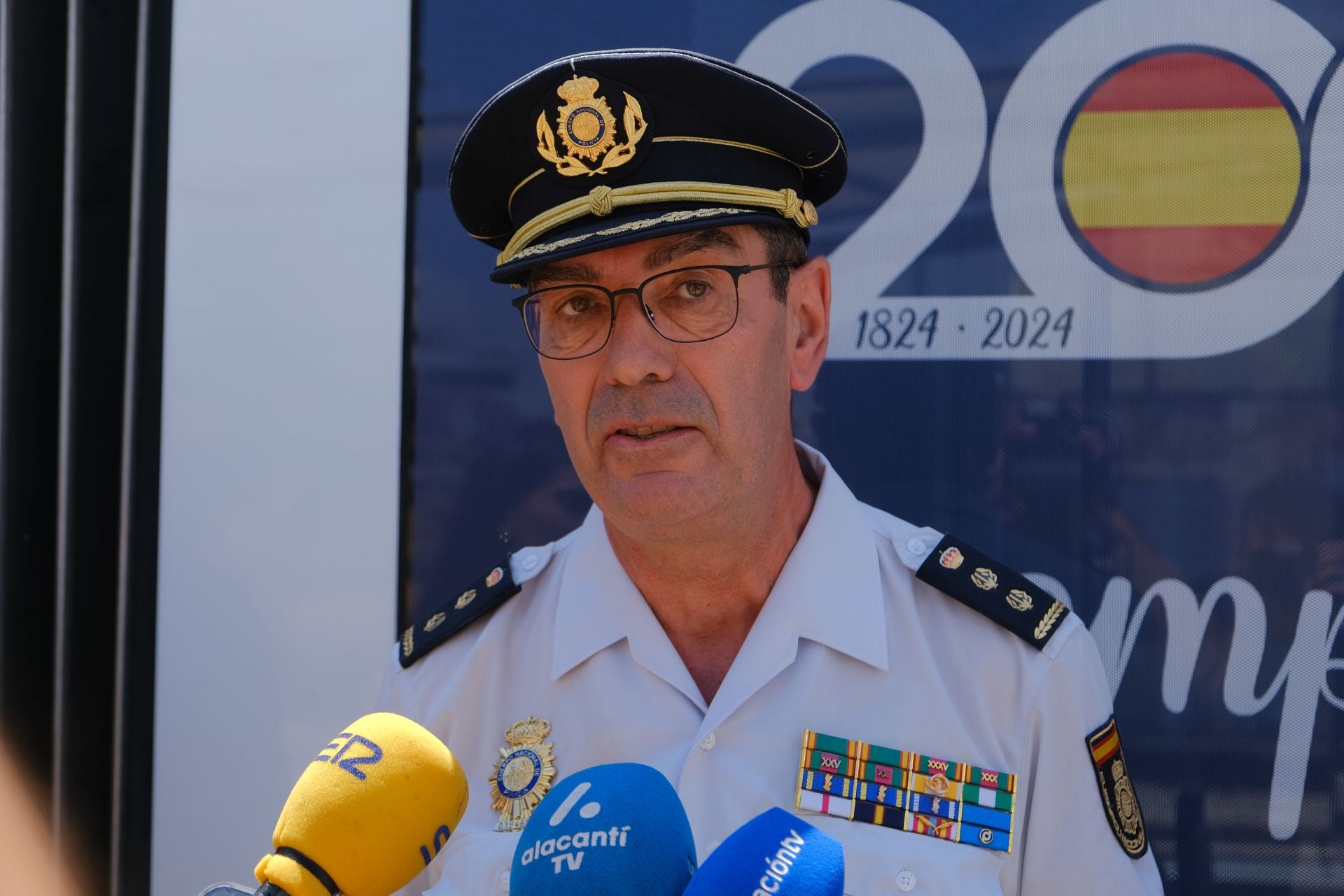 TRAM presenta en Alicante el convoy conmmemorativo del bicentenario de la Policía Nacional