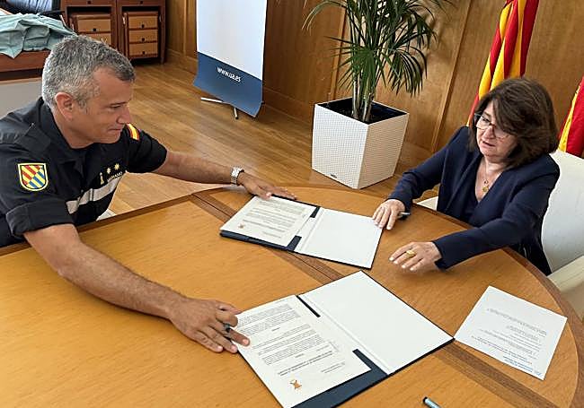 Firma del protocolo entre ambas instituciones.