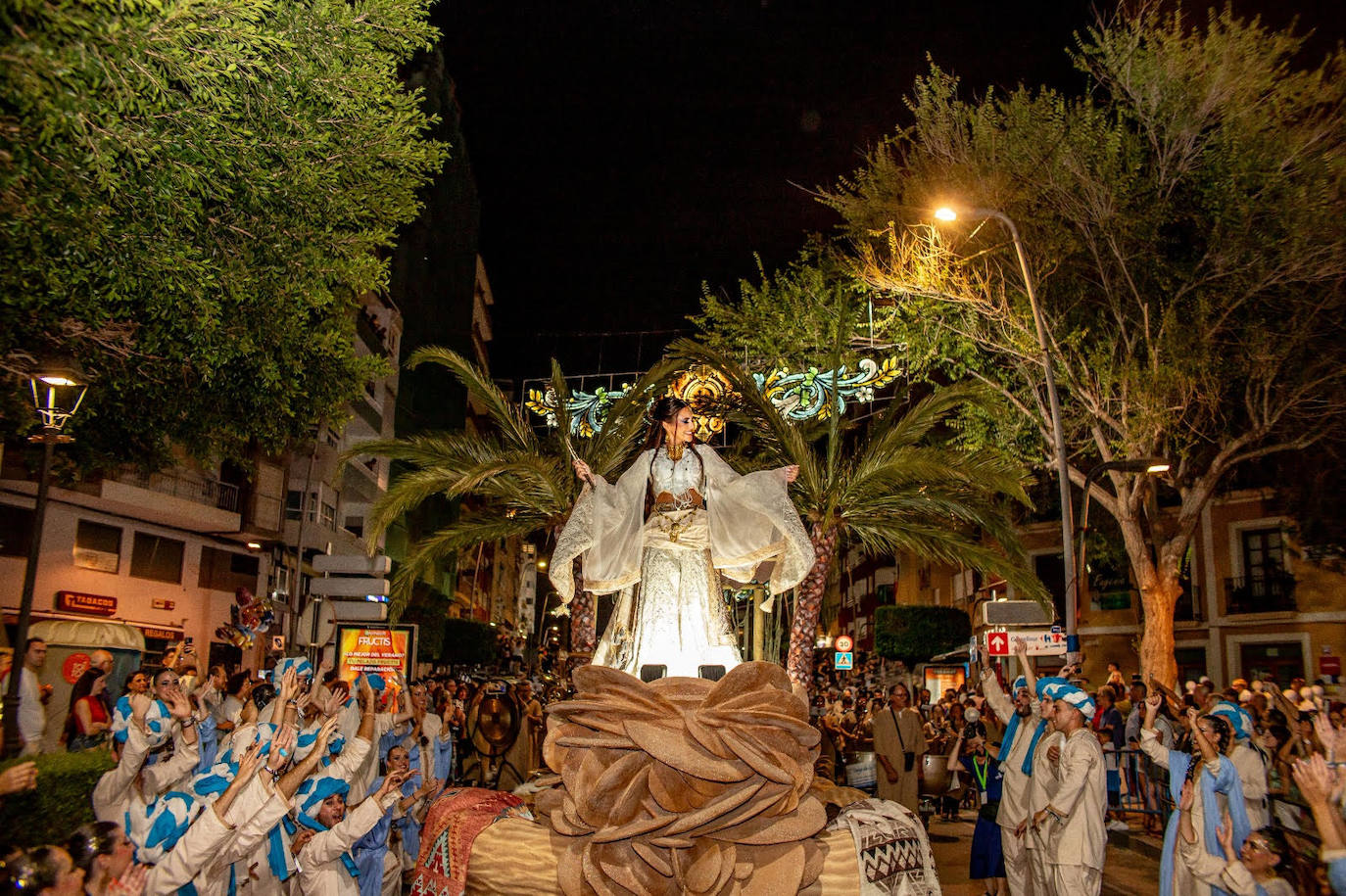 El Rey Moro de La Vila deslumbra en su entrada