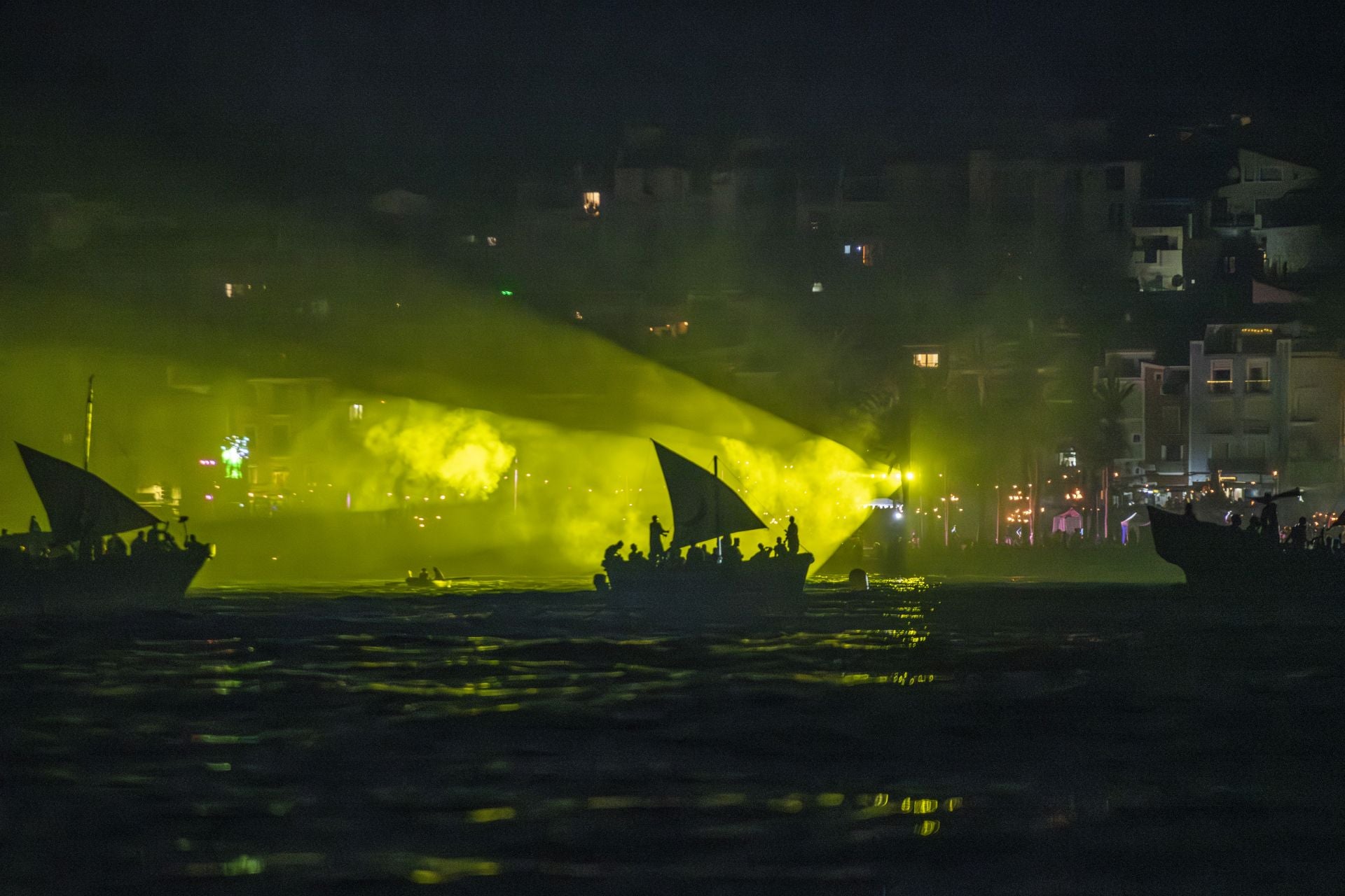 Impresionante desembarco moro en las fiestas de La Vila Joiosa