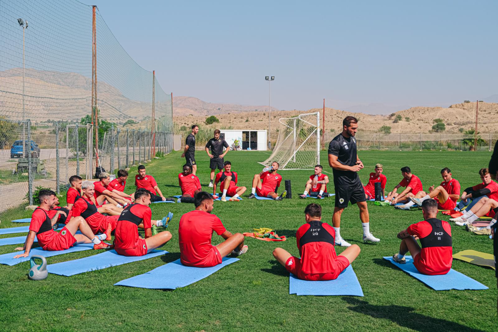 Imagen de uno de los entrenamientos de pretemporada en las instalaciones de Fontcalent.