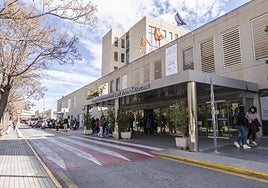 Fachada de la entrada principal del Hospital de San Juan