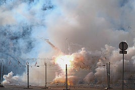 Mascletà en la plaza de la Estrella del celebrada el pasado año.