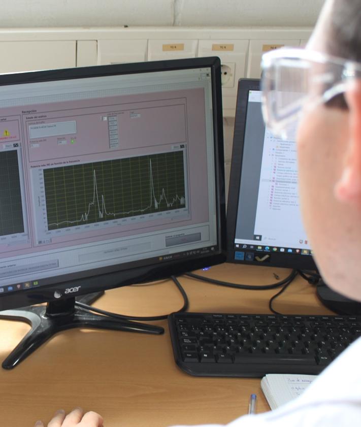 Imagen secundaria 2 - Dispositivo para la intensificación con ultrasonidos en procesos de flujo.