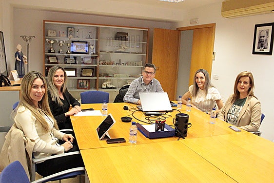 Grupo Consultor de Enfermeras/os Expertas en Cuidado de la Piel.