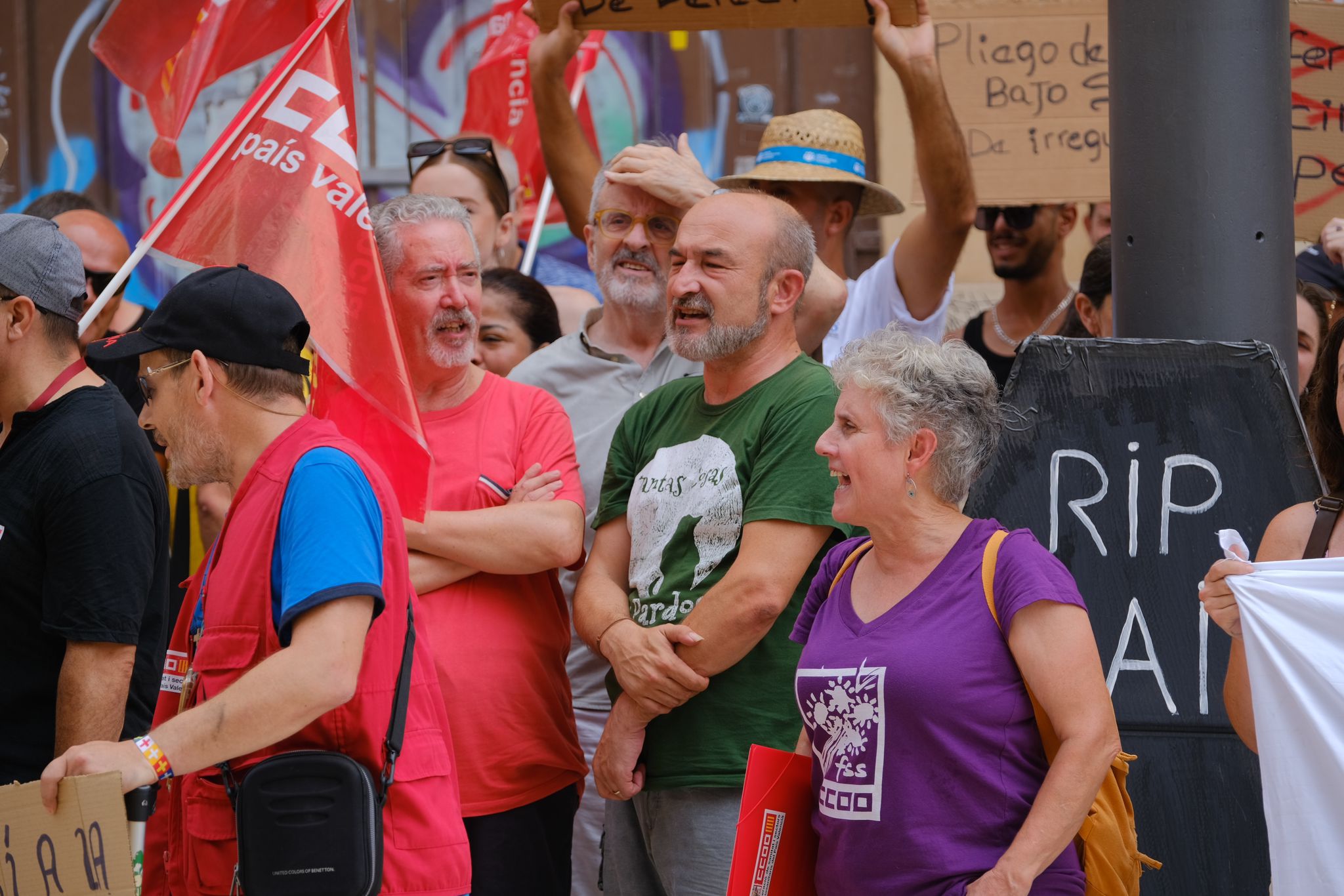 La plantilla del albergue de personas sin hogar de Alicante protesta por el nuevo pliego