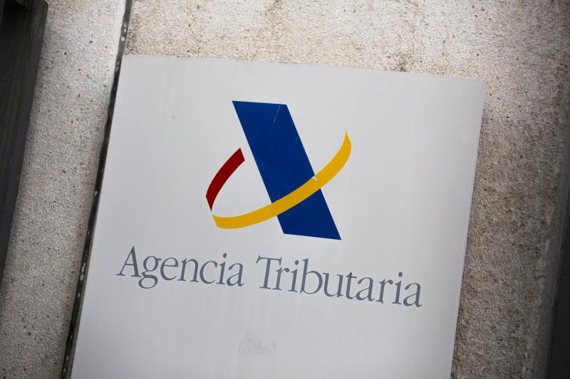 Cartel de la Agencia Tributaria.