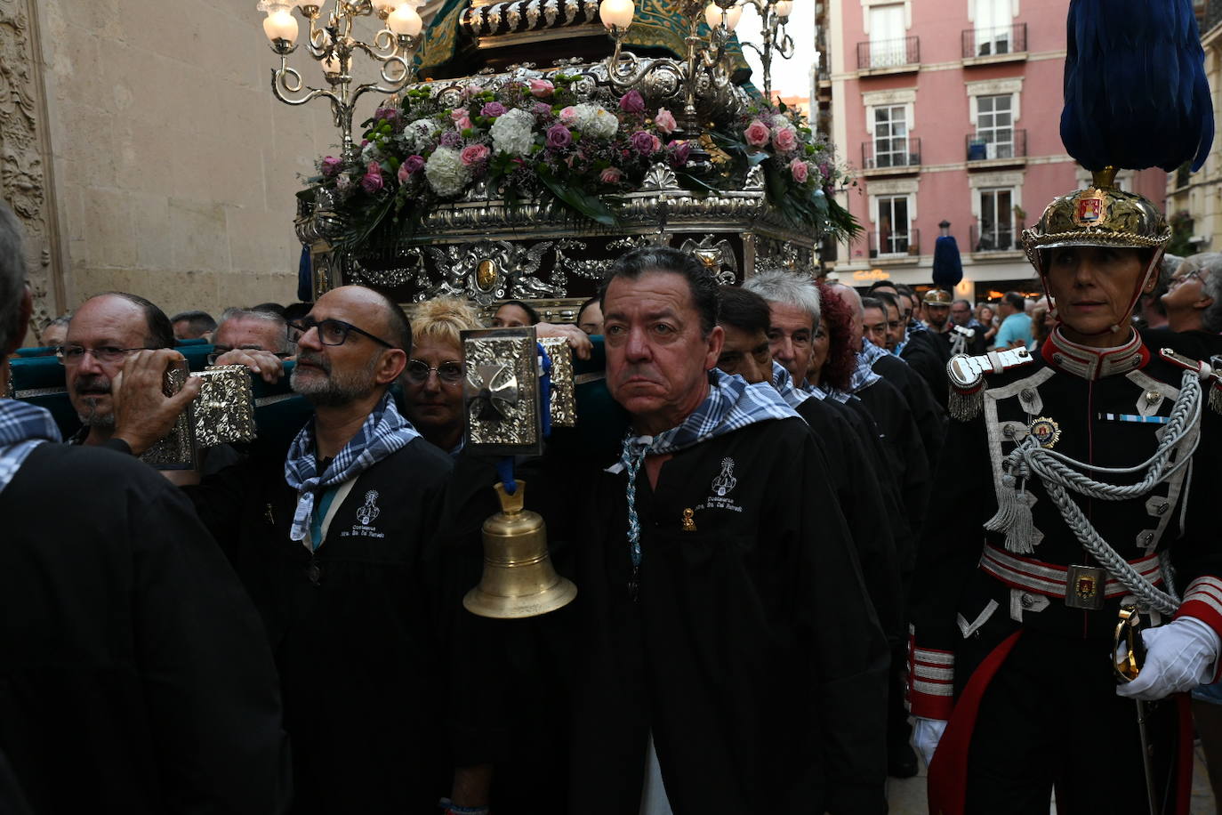 Alicante rinde homenaje a su patrona