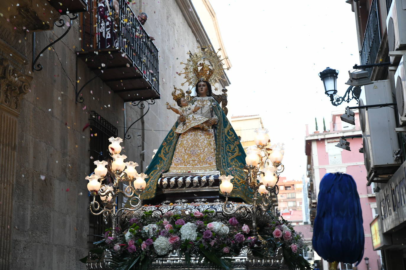 Alicante rinde homenaje a su patrona