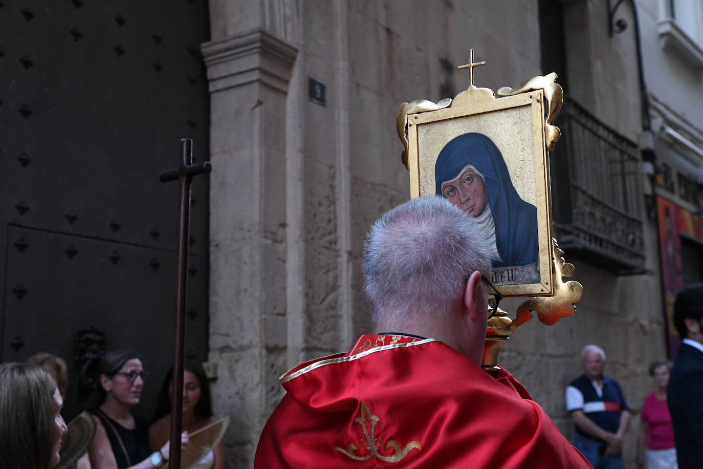 Alicante rinde homenaje a su patrona