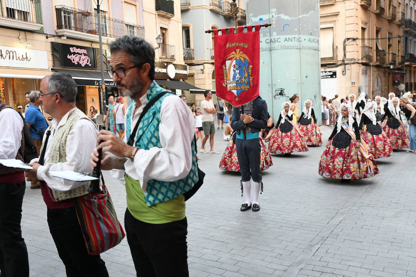 Alicante rinde homenaje a su patrona