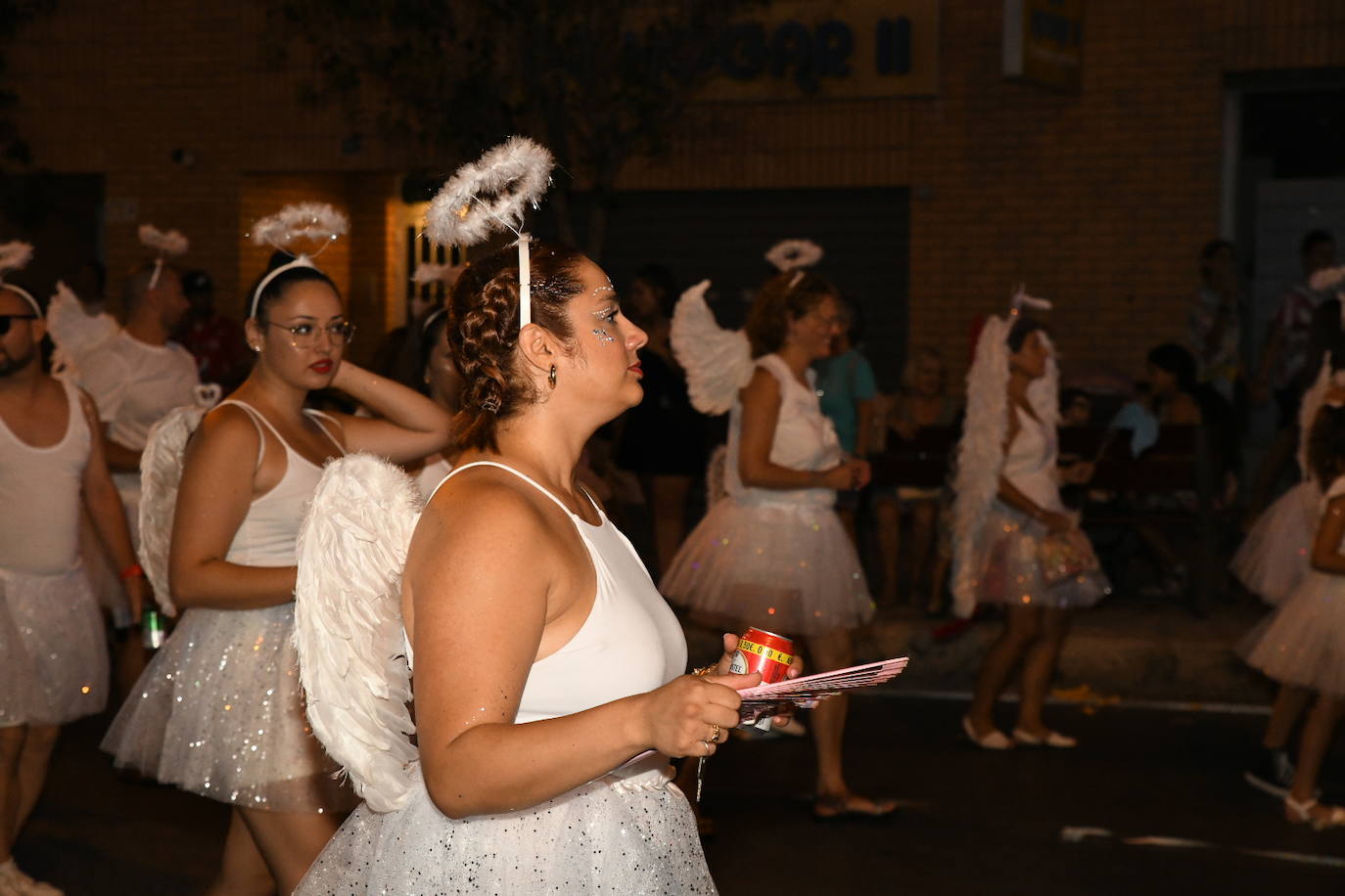 La Retreta de los Moros y Cristianos de Altozano llena de color el barrio