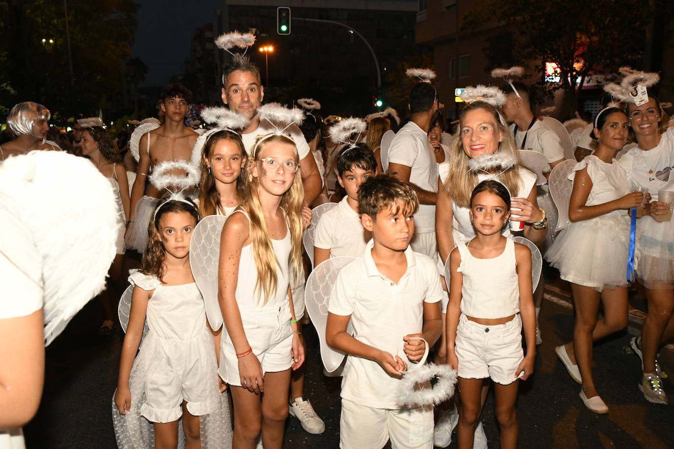 La Retreta de los Moros y Cristianos de Altozano llena de color el barrio