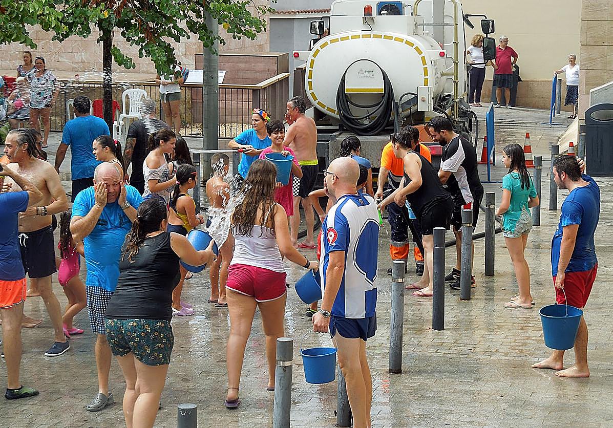 Las «poalàs» en el barrio de San Roque y en el Barrio Obrero de Alicante.
