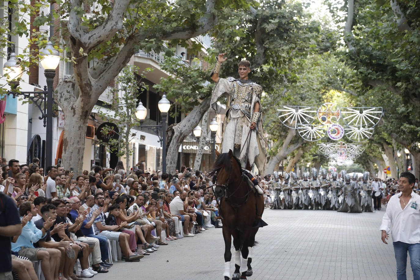 Así ha sido el Desfile de Gala y el Castillo de Fuegos de Dénia